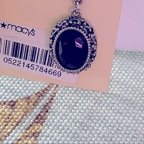 2028 Earrings NEW - Picture 5 of 7